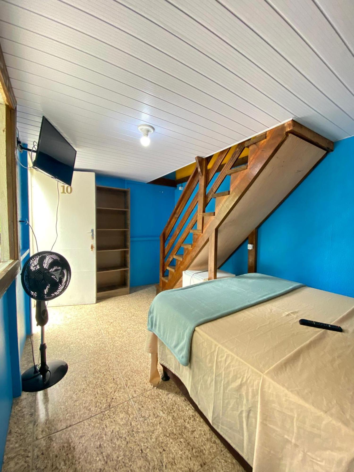 & Tubarao Inn