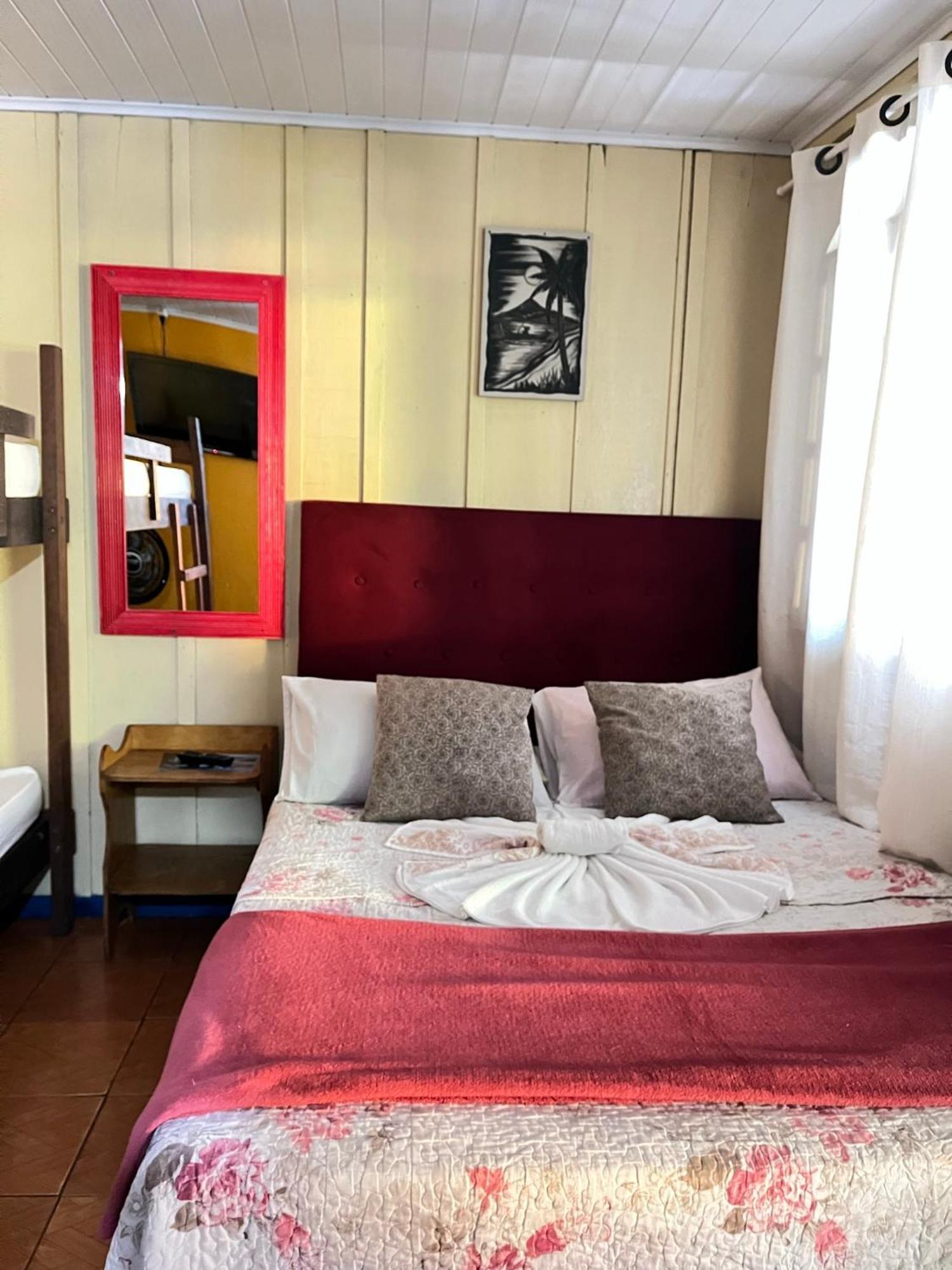 & Tubarao Inn