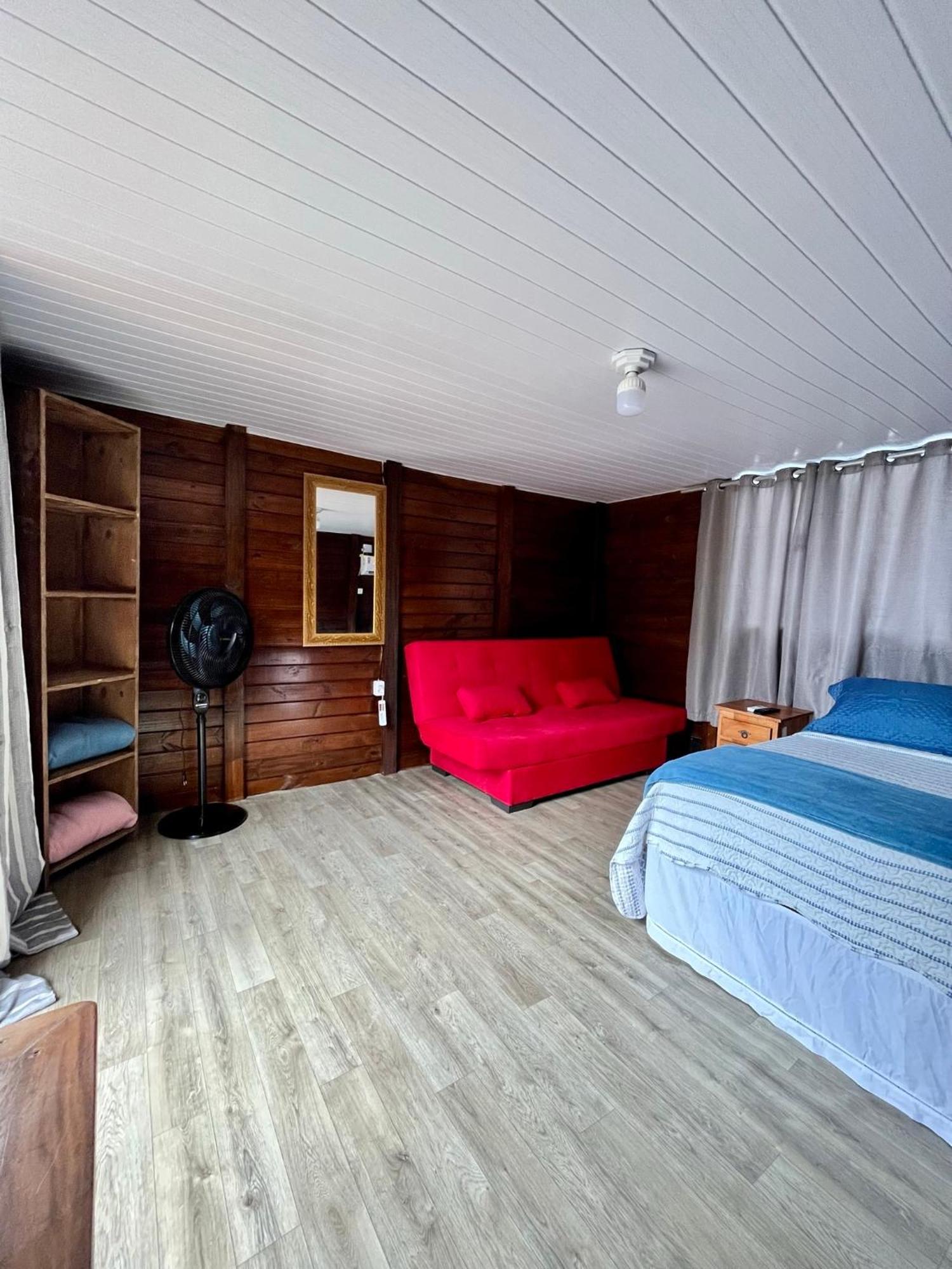 & Tubarao Inn